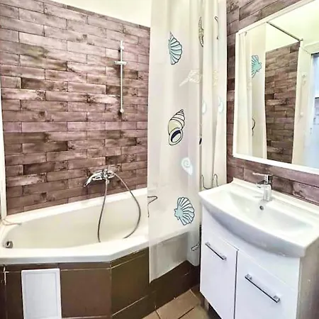 Stylish Haven In The Center Daire