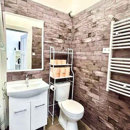 Stylish Haven In The Center Daire